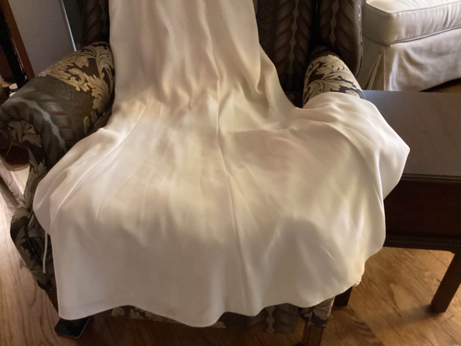 WATTERS AND WATTERS, 10, Soft white, SS, Long, REPURPOSE, STAIN ON FRONT BODICE