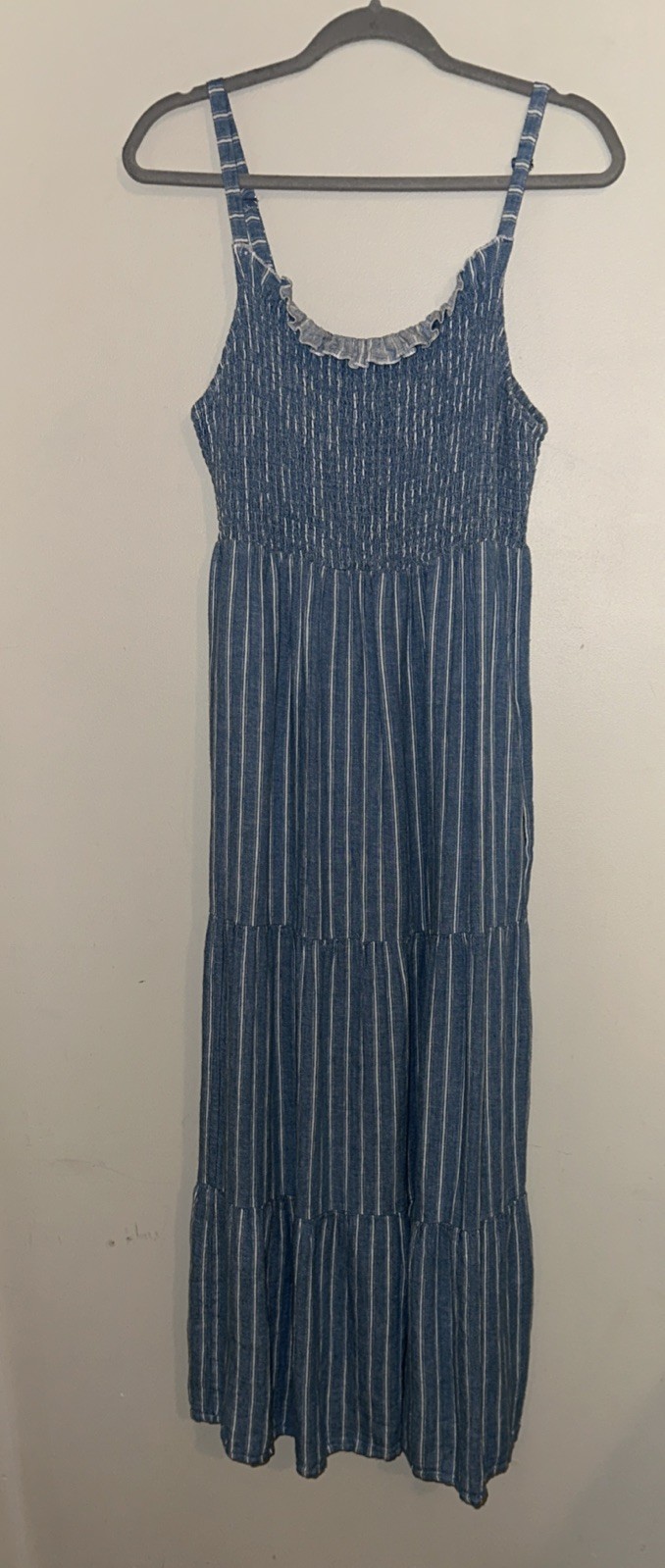 Isabel Maternity By Ingrid & Isabel Maxi Dress Womens M Blue Chambray Smocked