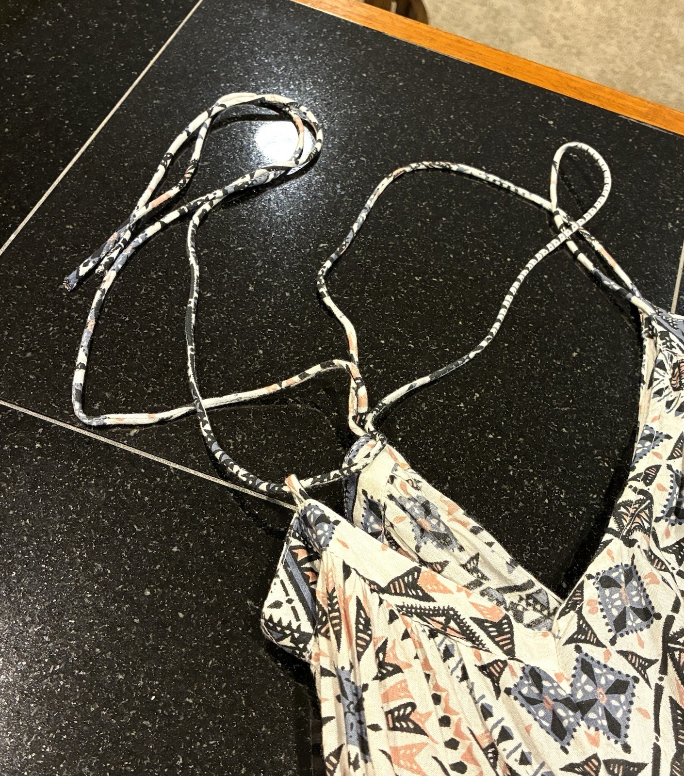 Rip Curl Dress Adjustable Straps Lightweight White Gray Geometric SZ. Lg