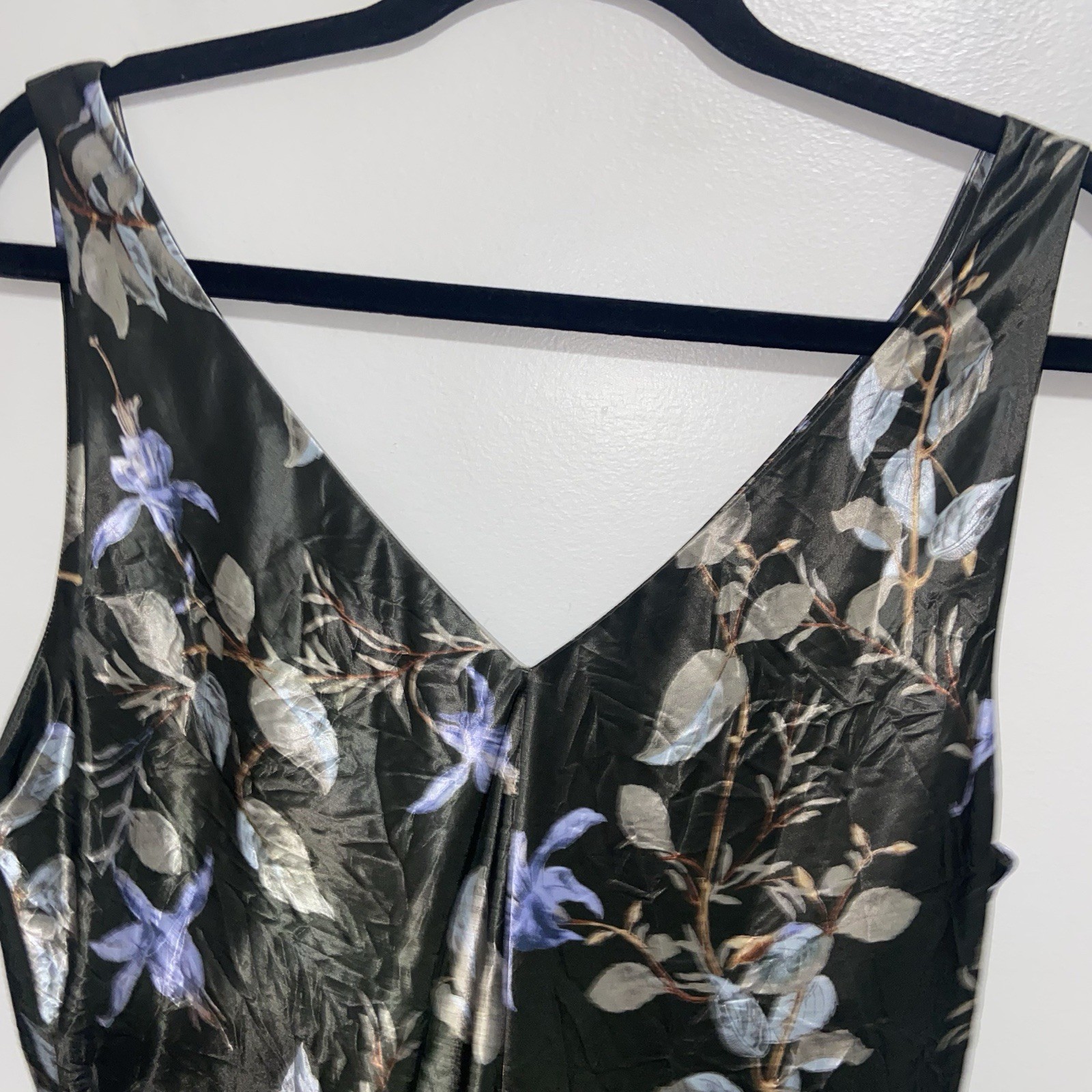 NWT $445 Vince Dress Large Bellflower V-Neck Slip Crinkle Satin Garden Floral