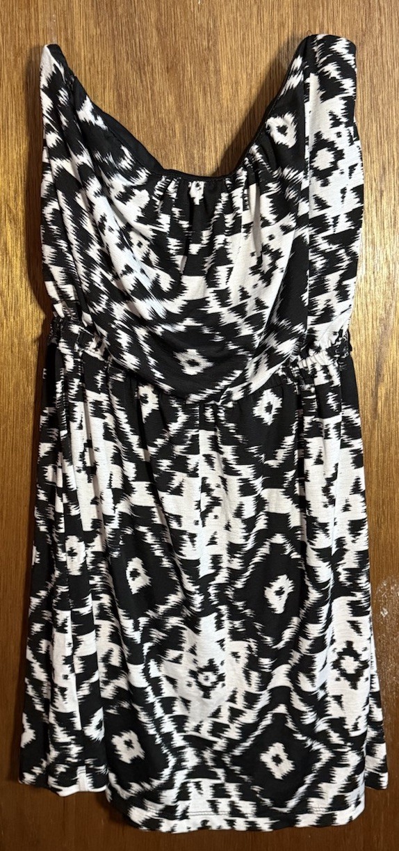 Three Pink Hearts Black White Geometric Mini Dress Sz M Strapless Cowl Neck