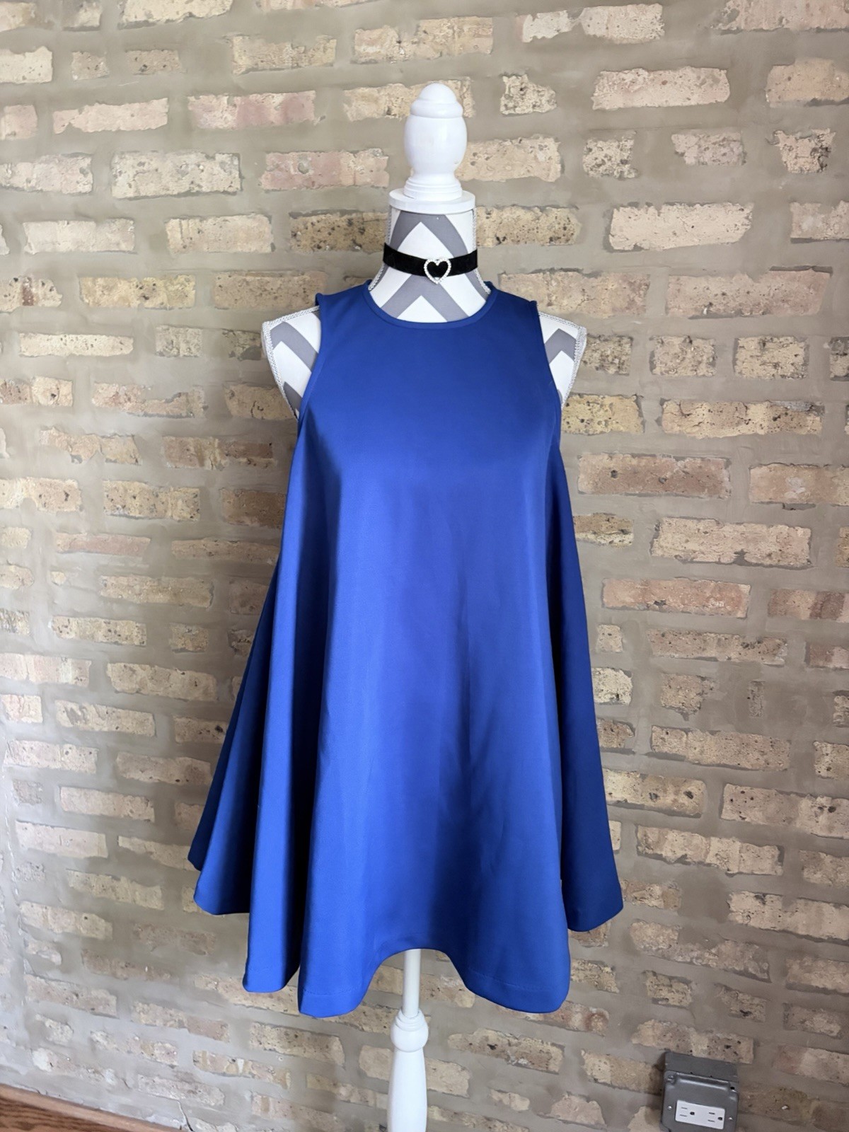 Blue Bouncy AQ/AQ Women’s Halter Dress In Size 6 With Zip Closure