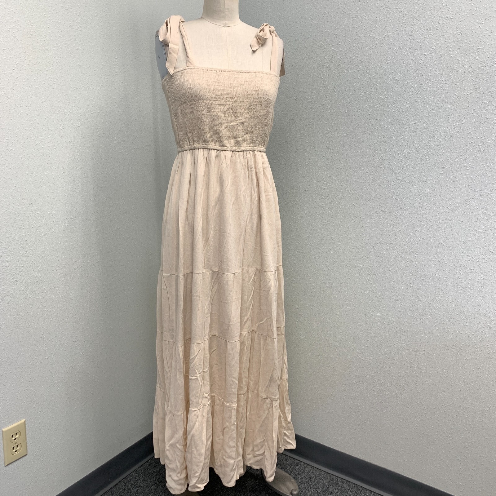 NWT En Creme Cora Tiered Smocked Maxi Dress Women’s L Beige 52″ Long Flowy