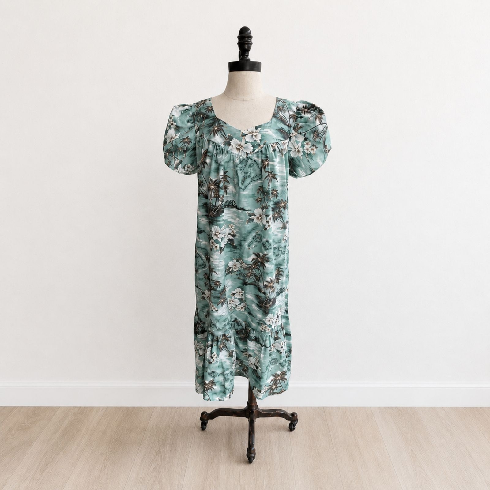 Vintage Ky’s Hawaiian Floral Muumuu Dress Green Tropical Hawaii USA Womens M/L