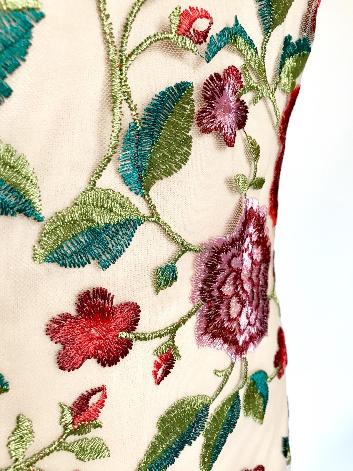 Carmen Marc Valvo Sz 6 Embroidered Floral Dress Retail $325 Price $148 NWT