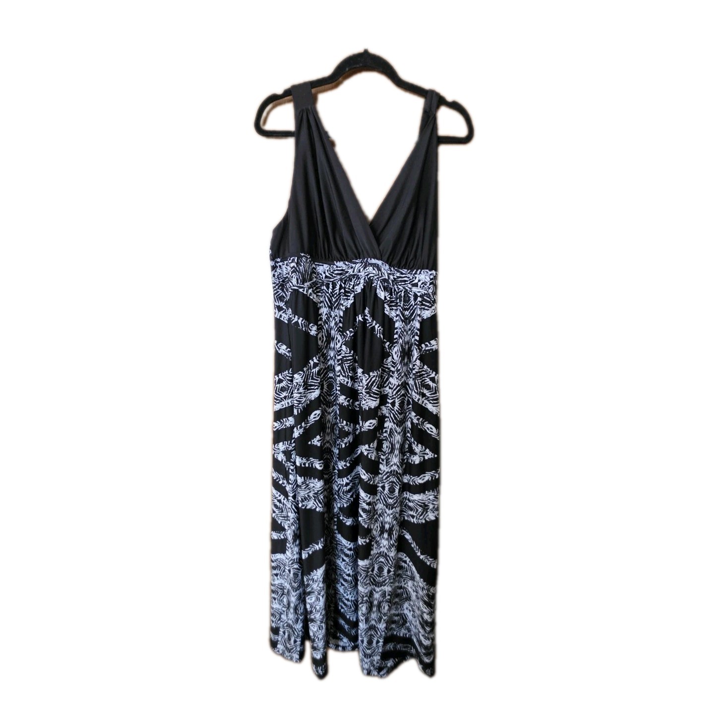 Beverly Drive Women’s Plus 2X Black & White Geometric Print Sleeveless Maxi…