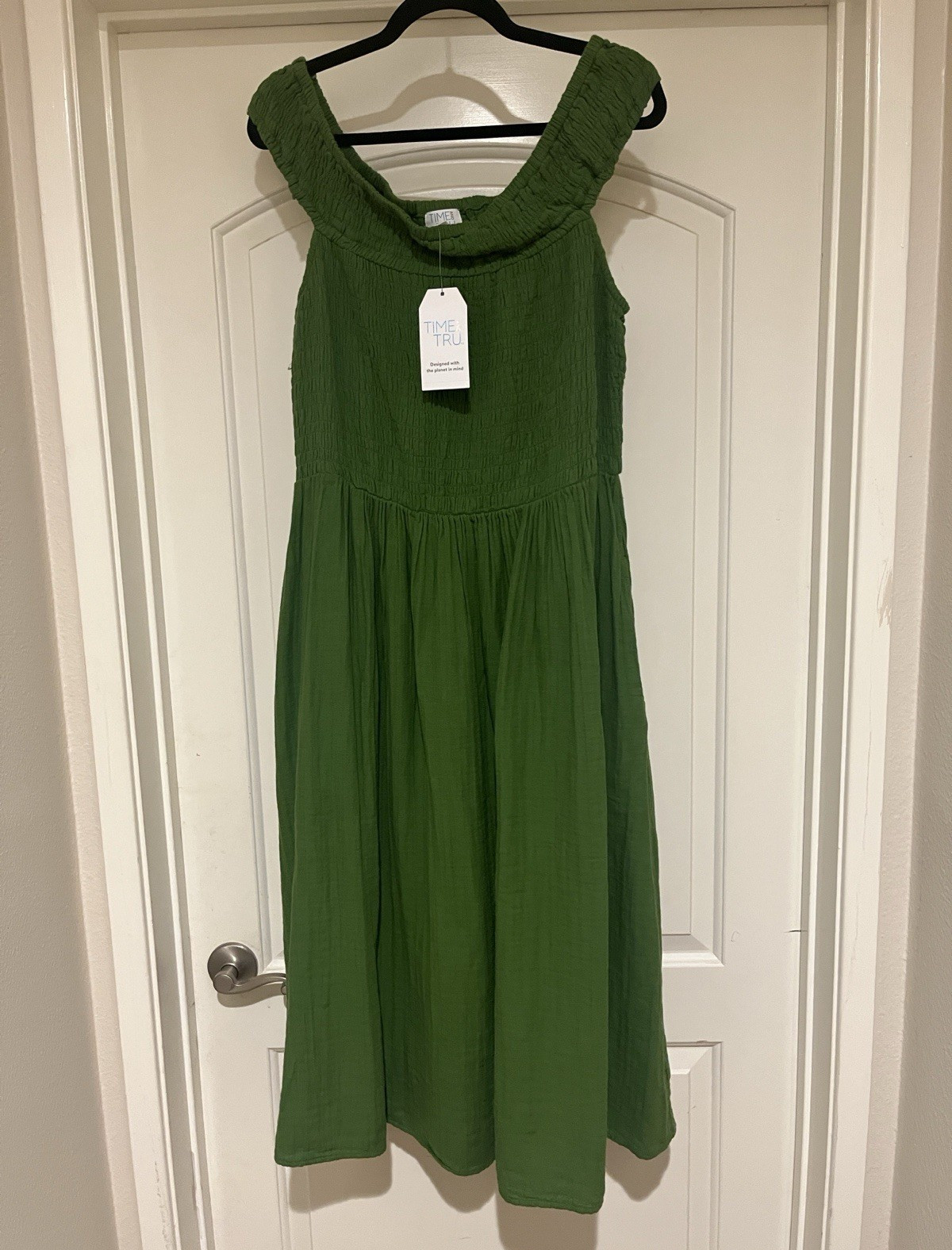 Time and Tru Green Smocked Off-Shoulder A-Line Midi Dress, Girls L (12-14)