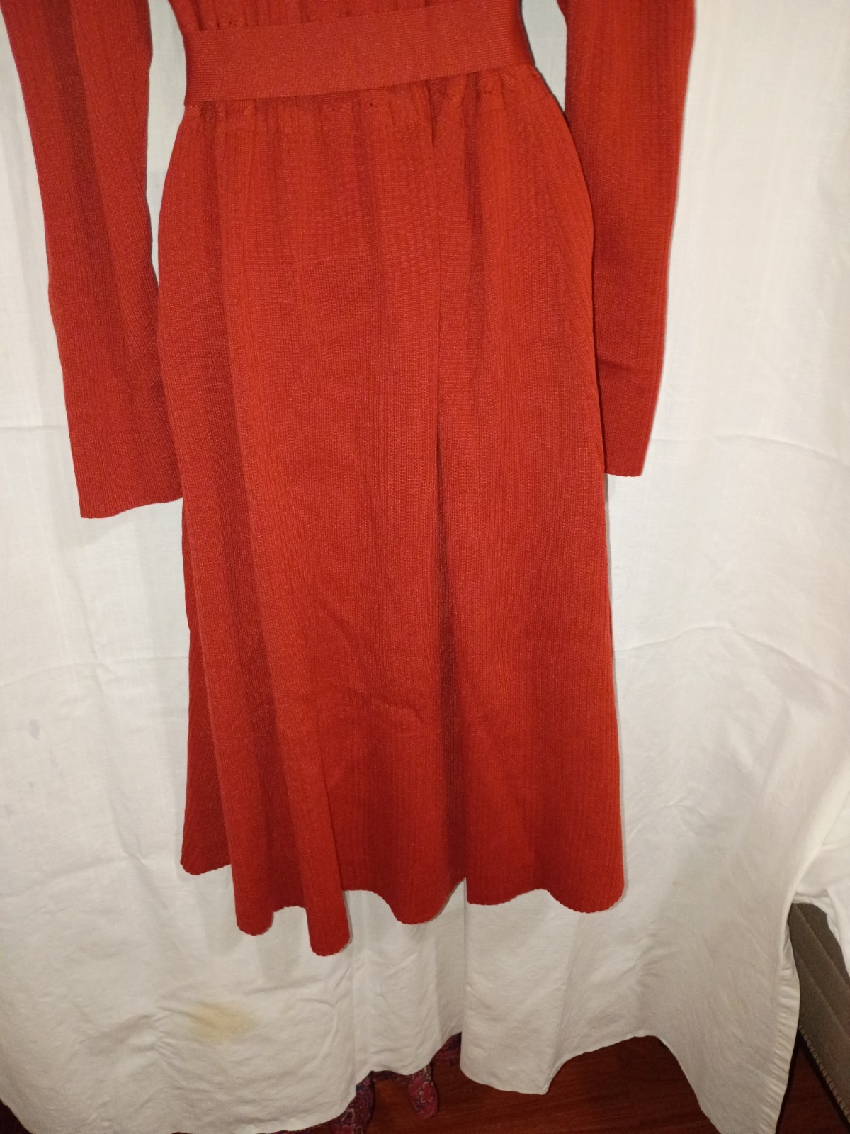 Women’s Red Solid Knit Sweater Dress Round Neck Puff Sleeve Belted Midi 3