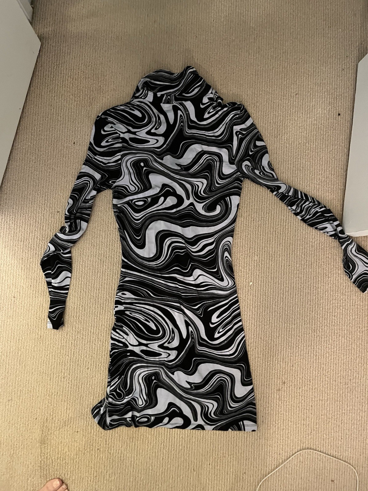 Sanctuary Daydream Fitted Mini Dress XS Ruched Bodycon Liquid Marble Print NWT