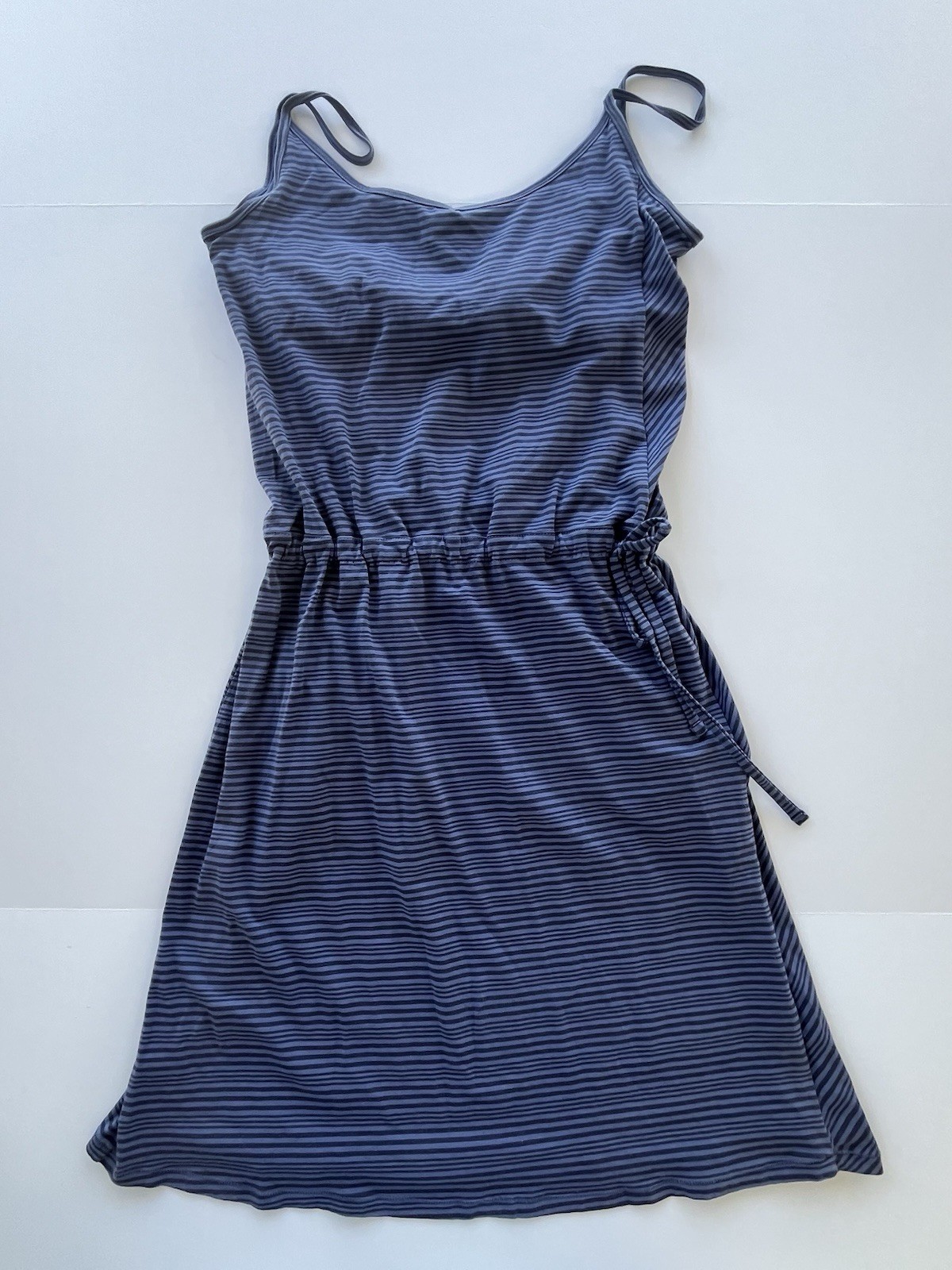 Columbia women’s Med Omni-Wick cotton blend outdoor/sports dress built in bra
