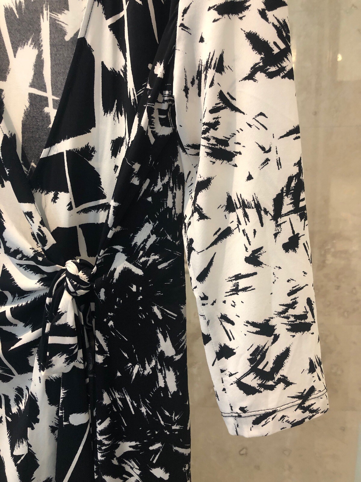 BCBG MAX AZRIA Black White Combo Adele Printed Wrap Dress M Medium $198