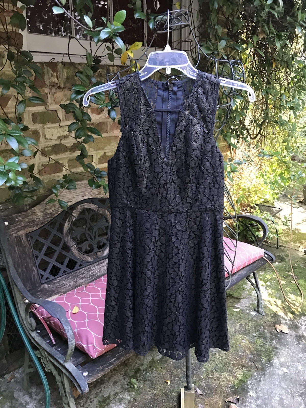 BCBG- BLACK/GOLD LACE PARTY DRESS- Size 2- NWOT