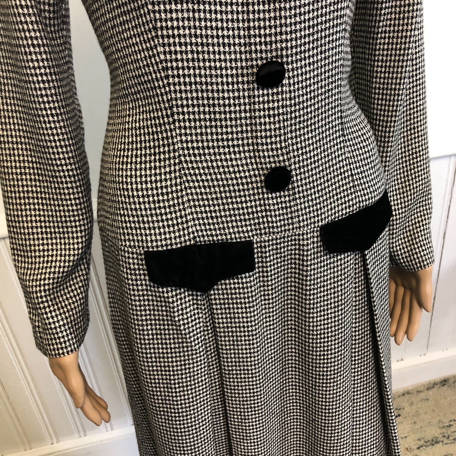 Vintage womens Fit & Flare Houndstooth Riding Dress Size 6 Pleated S.G. Gilbert