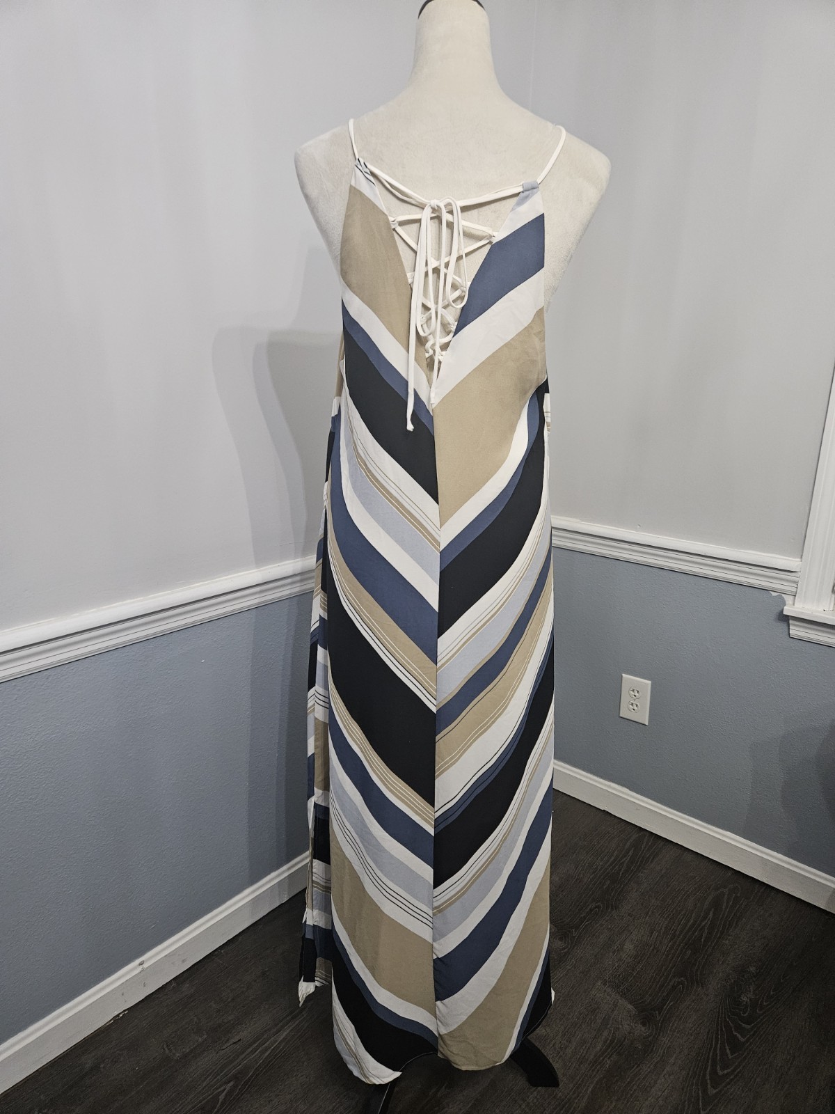 Laundry by Design Chevron Stripe Halter Maxi Dress 10 Blue Tan Open Lace Up Back