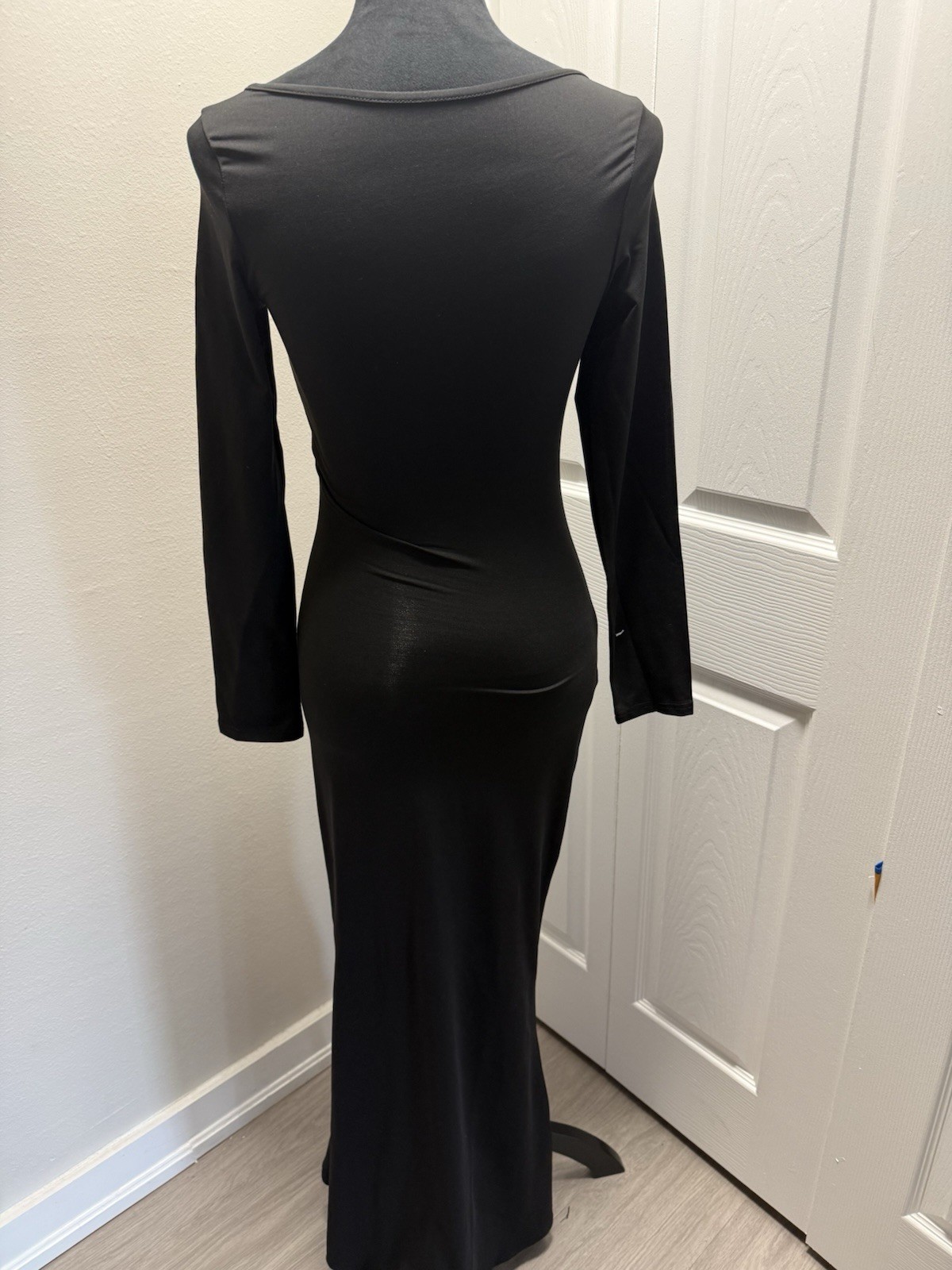 Black Solid Knit Stretch Bodycon Maxi Dress Scoop Neck Long Sleeve Size S