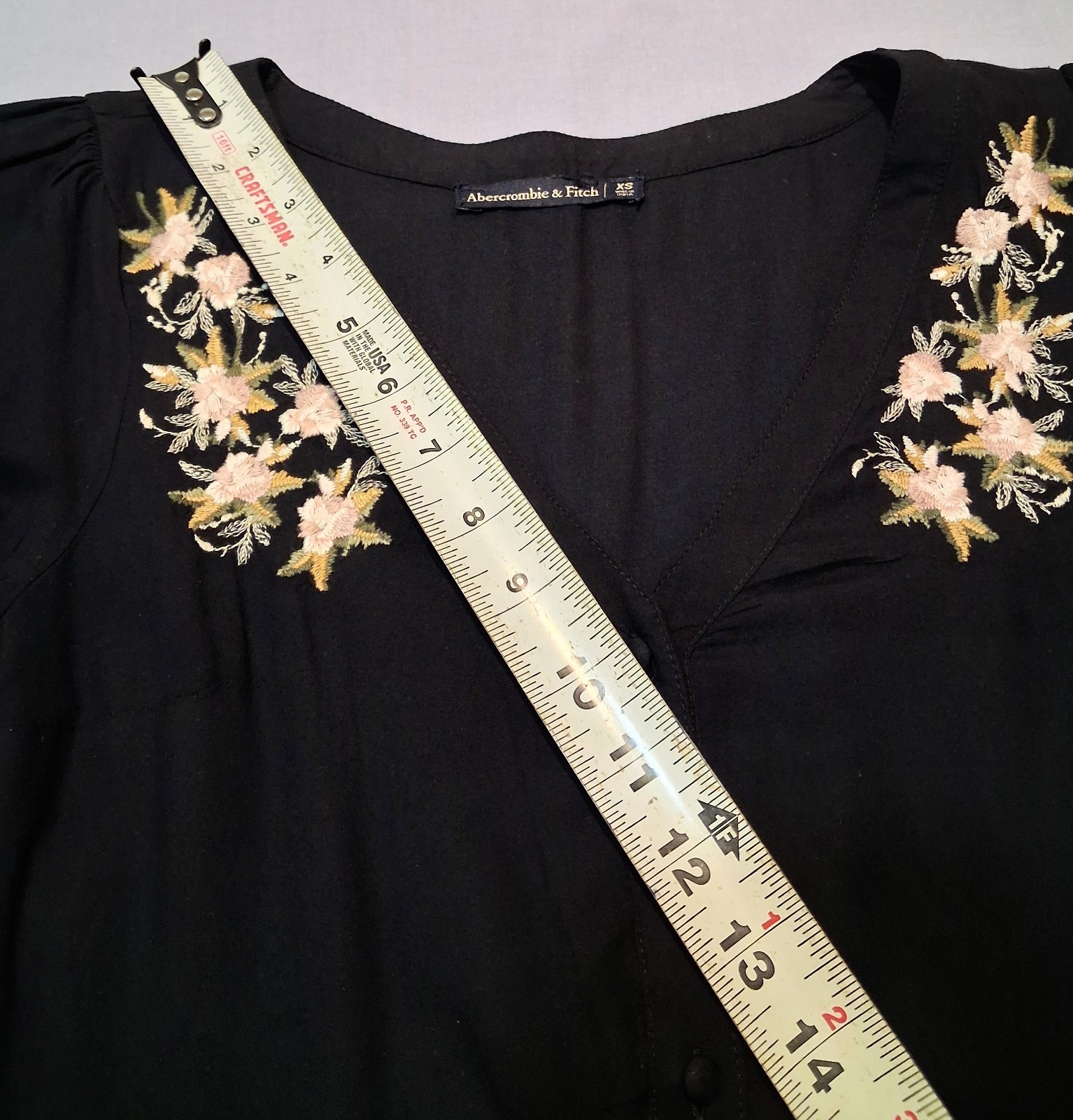 WOMENS ABERCEOMBIE AND FITCH BUTTON UP EMBROIDERED FLOWER 100% VISCOSE XS SMALL