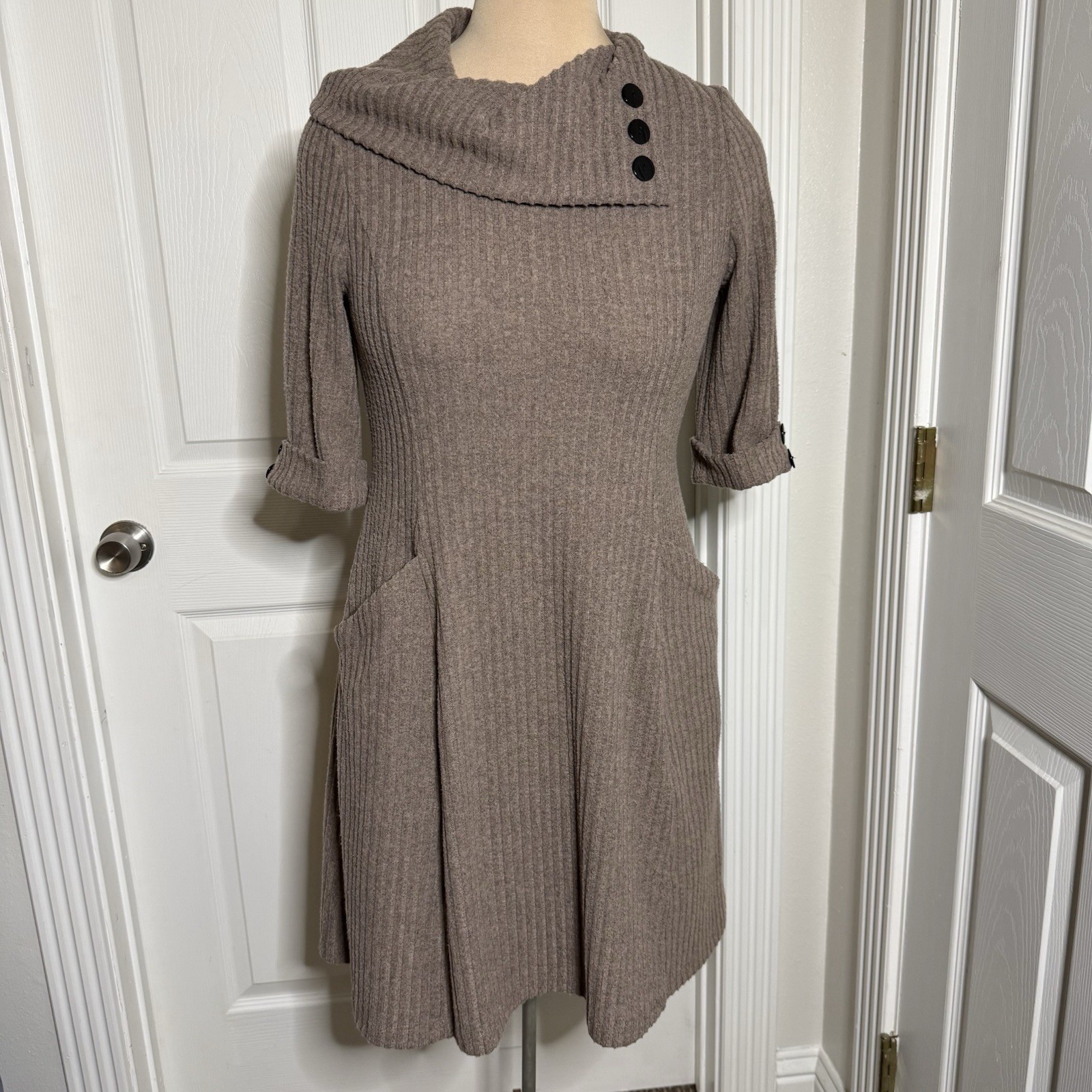 Robbie Bee fit flare cowl neck dress size Medium Sweater Dress