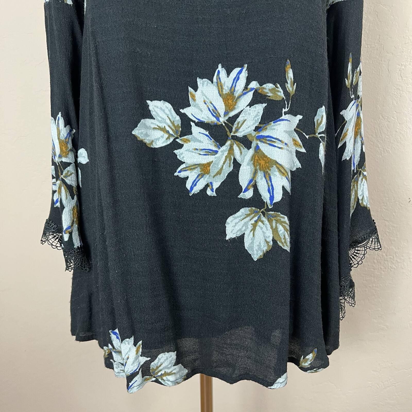 Free People Wanderer Mini Dress Gray Floral Cutout Long Bell Sleeve Lace Size XS
