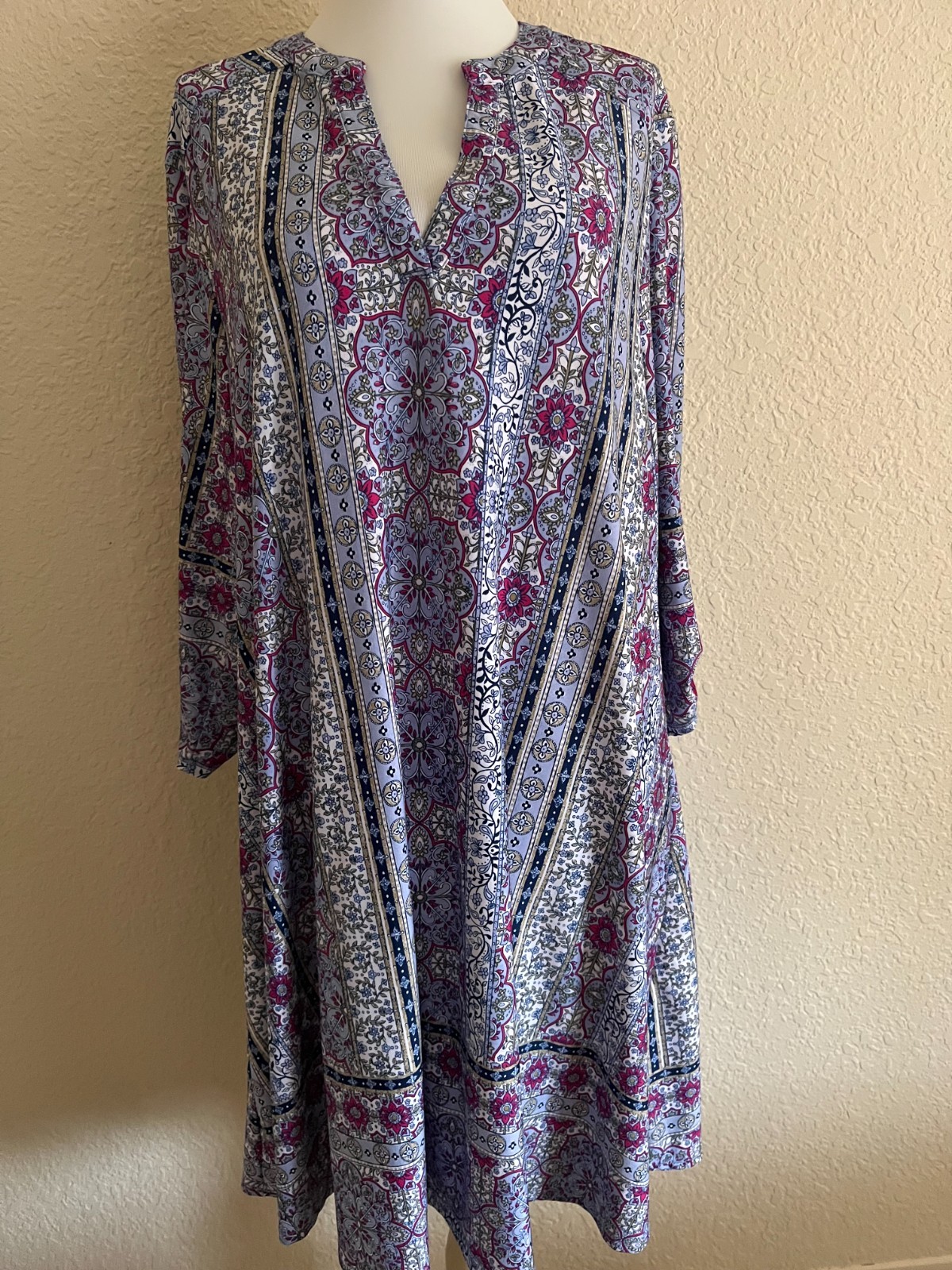 New Directions Curvy 1X Blue Pink Floral Poly Knit 3/4 Sleeves V-Neck Dress