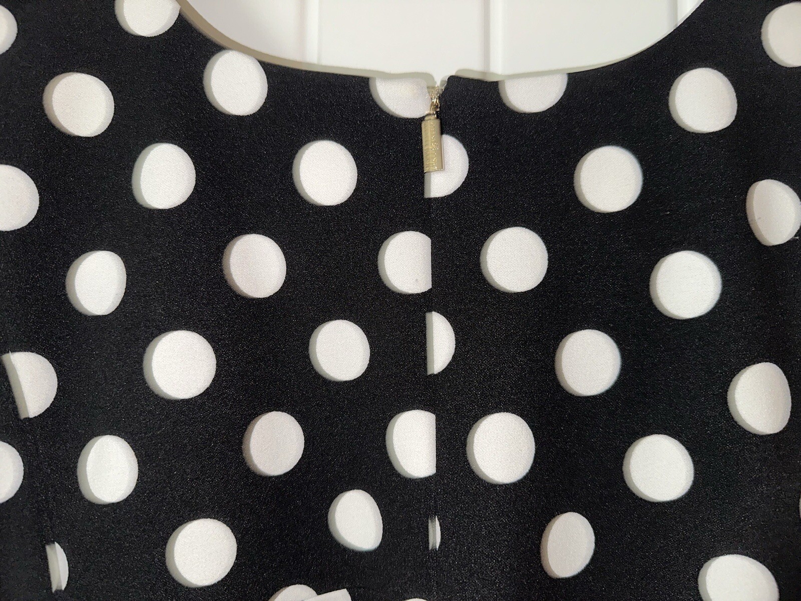 KARL LAGERFELD PARIS Black and White Polka Dot 96 Polyester/4 Spande DRESS (16)