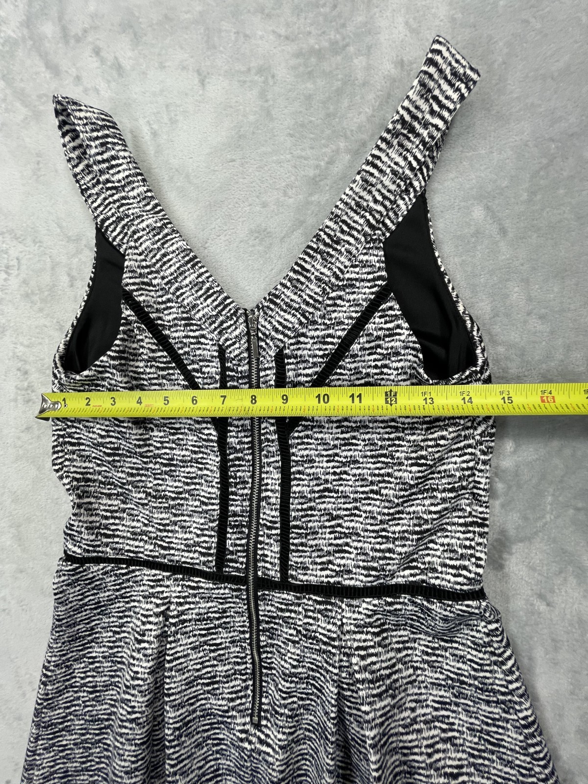 Mossimo Small Skater Black White Pleated Zipper V Neck Sleeveless Stretch