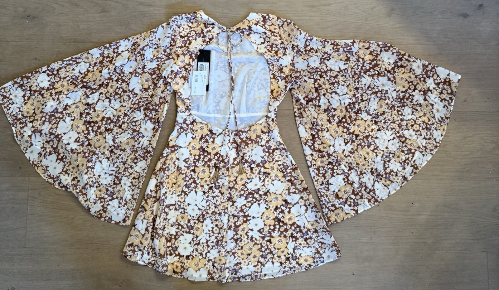 Shona Joy Circle Sleeve Backless Mini Dress Floral Size 4 NEW! $260.00