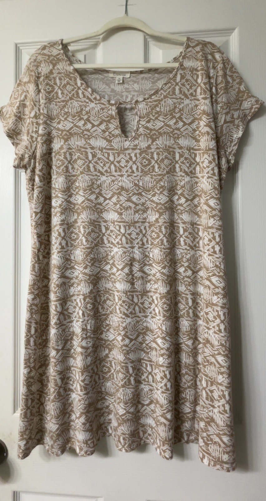 Espresso XL Beige Brown & White print Casual Cap Sleeve Dress Keyhole Neck