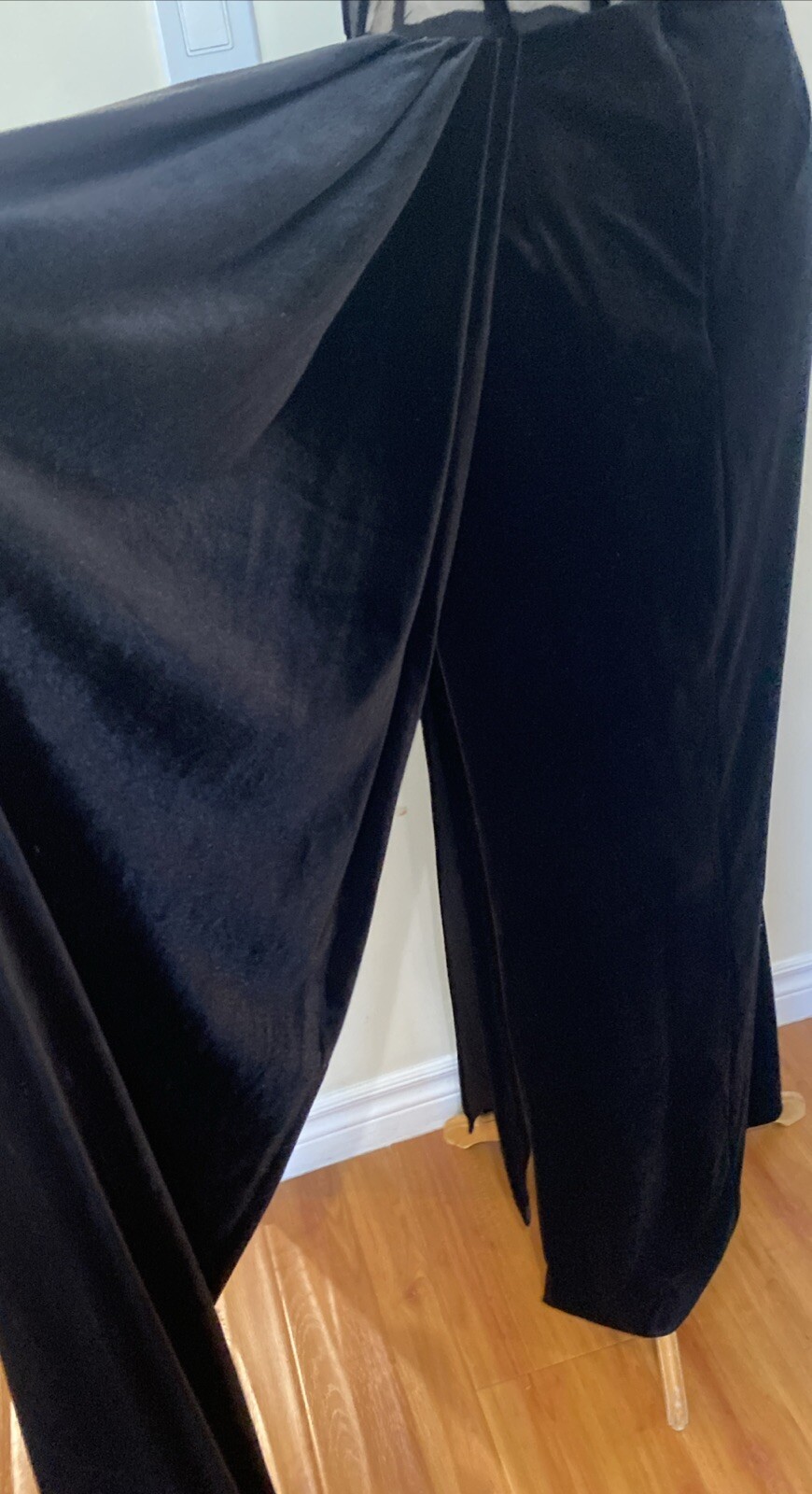Toxic Envy Velvet Gown Size Medium. Glamour and Style.