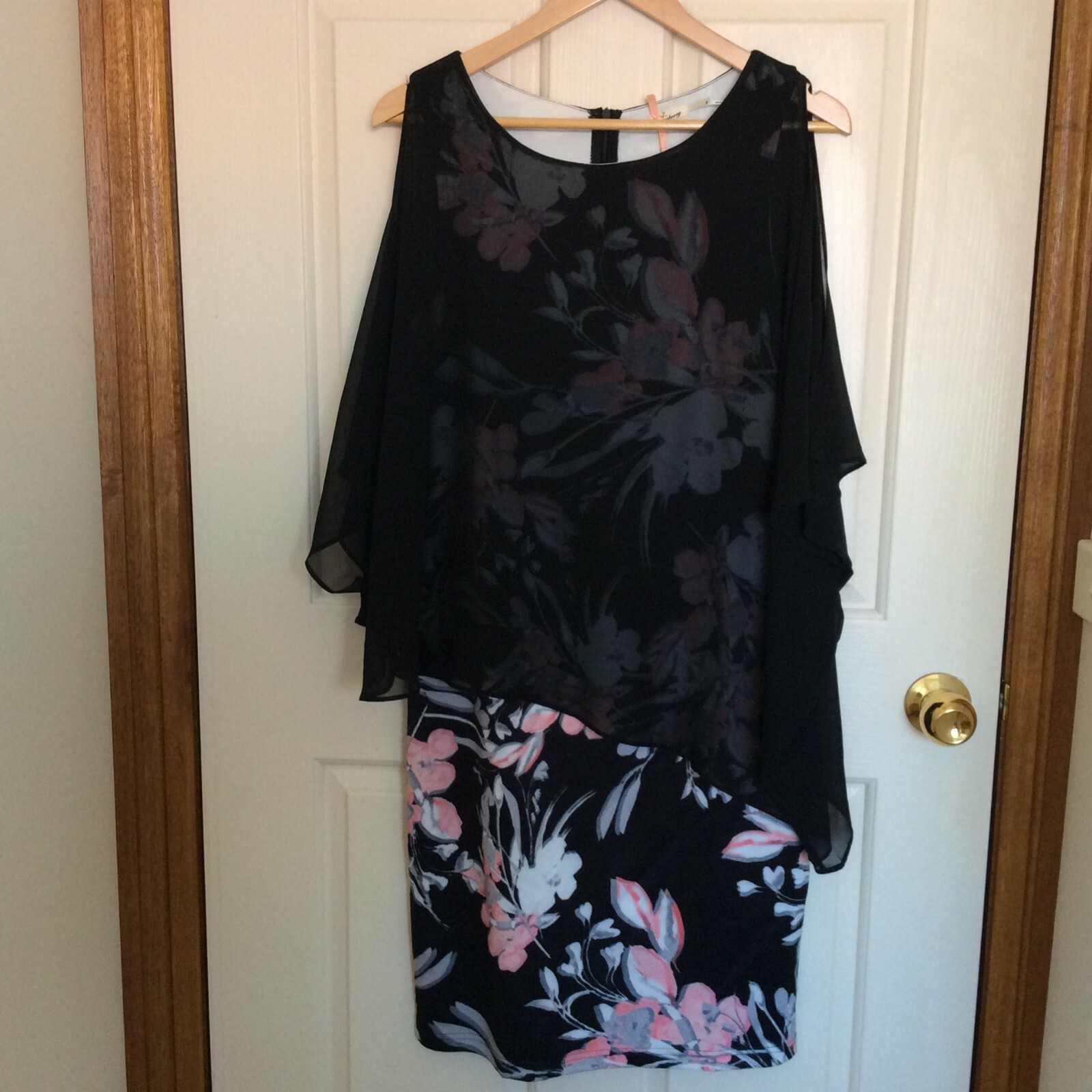 TEABERRY ANGLE CHIFFON OVERLAY WITH PINK/GREY FLORAL DRESS SIZE 8