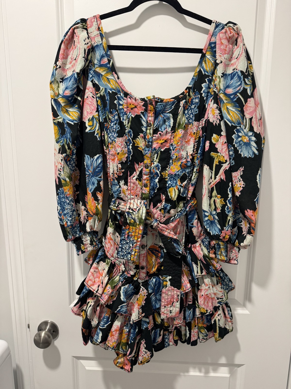 Love the Label Rosa Dress Small Black Kylie Floral Puff Sleeve Mini NWOT Size S