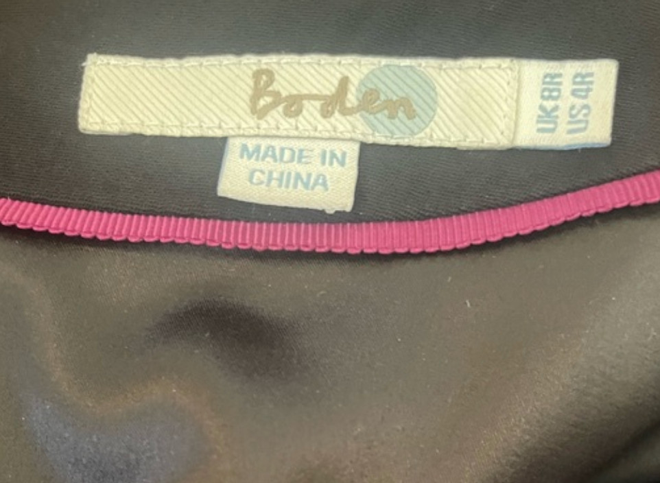 Boden fitted sheath with sleeves size 4