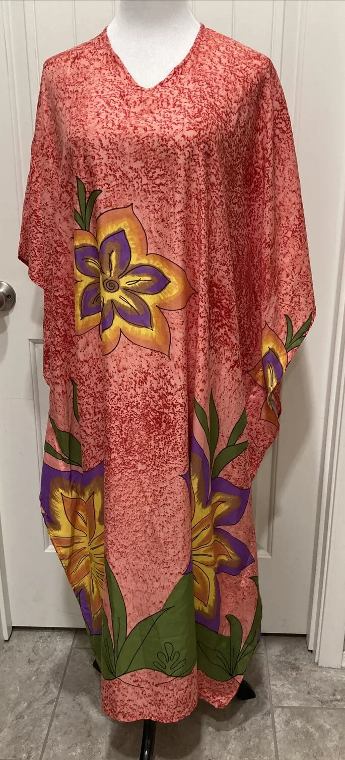 Beautiful Long Red Speckled W Bold Vibrant Flowers Saybury Kaftan One Size