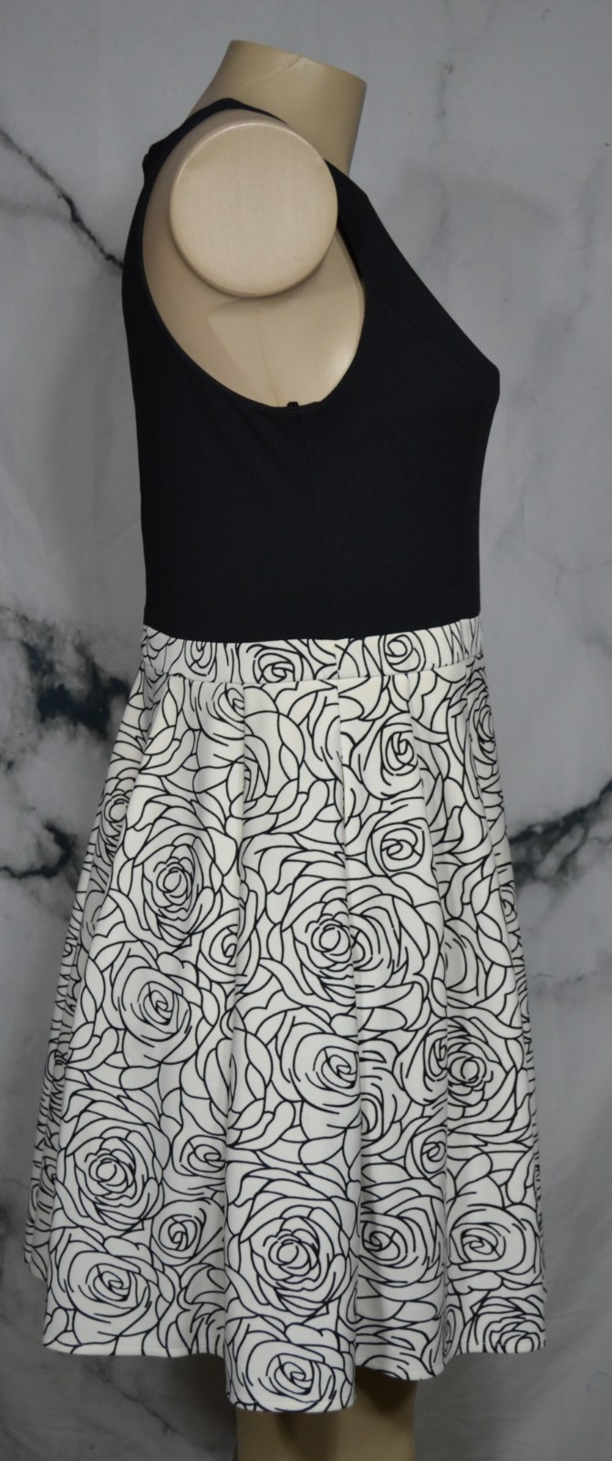 LIZ MINELLI Black Ivory Fit & Flare Sleeveless Dress Large Solid Bodice Floral S