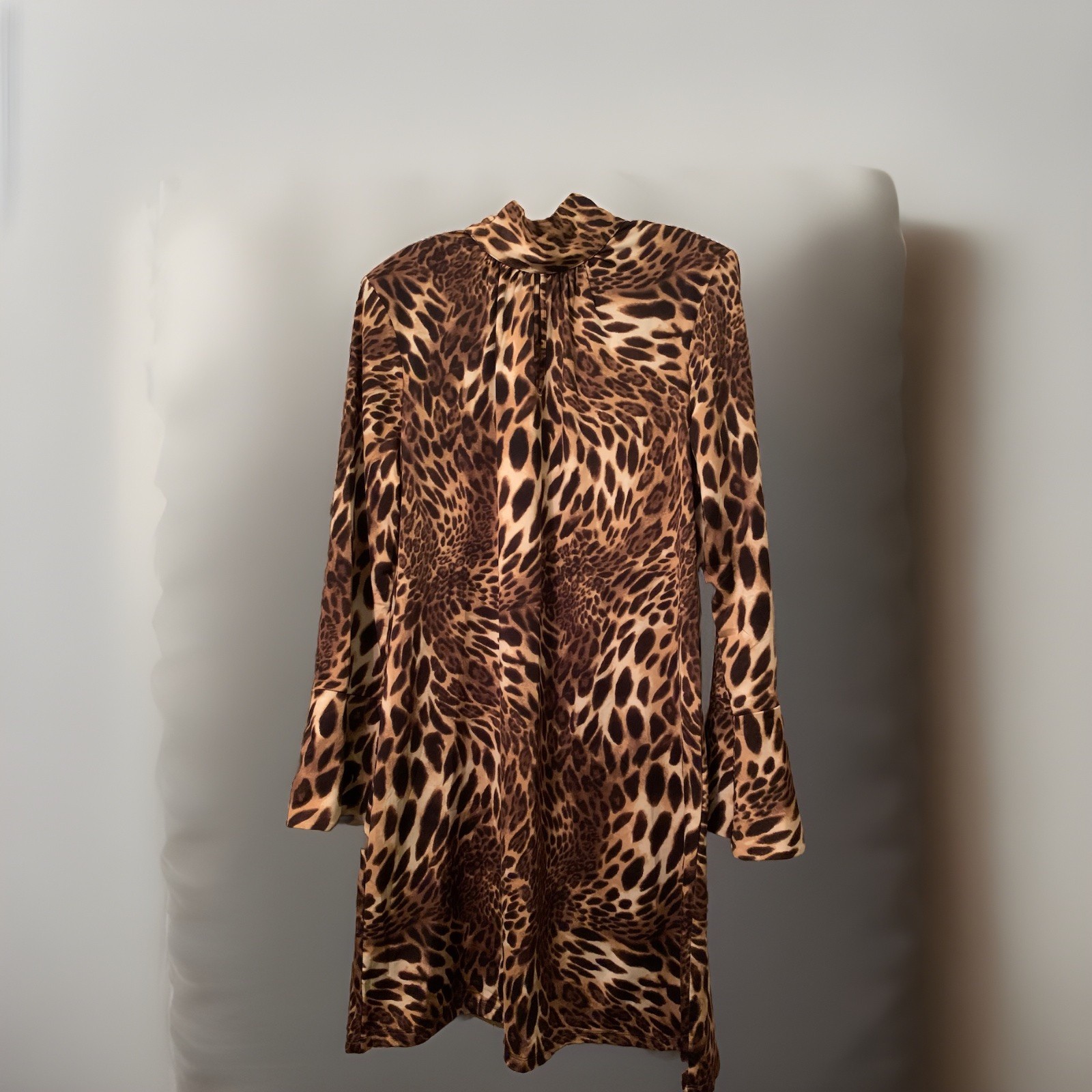 💥I.N.C Leopard Print Dress Two Buttons Behind Neck Bell Sleeves.