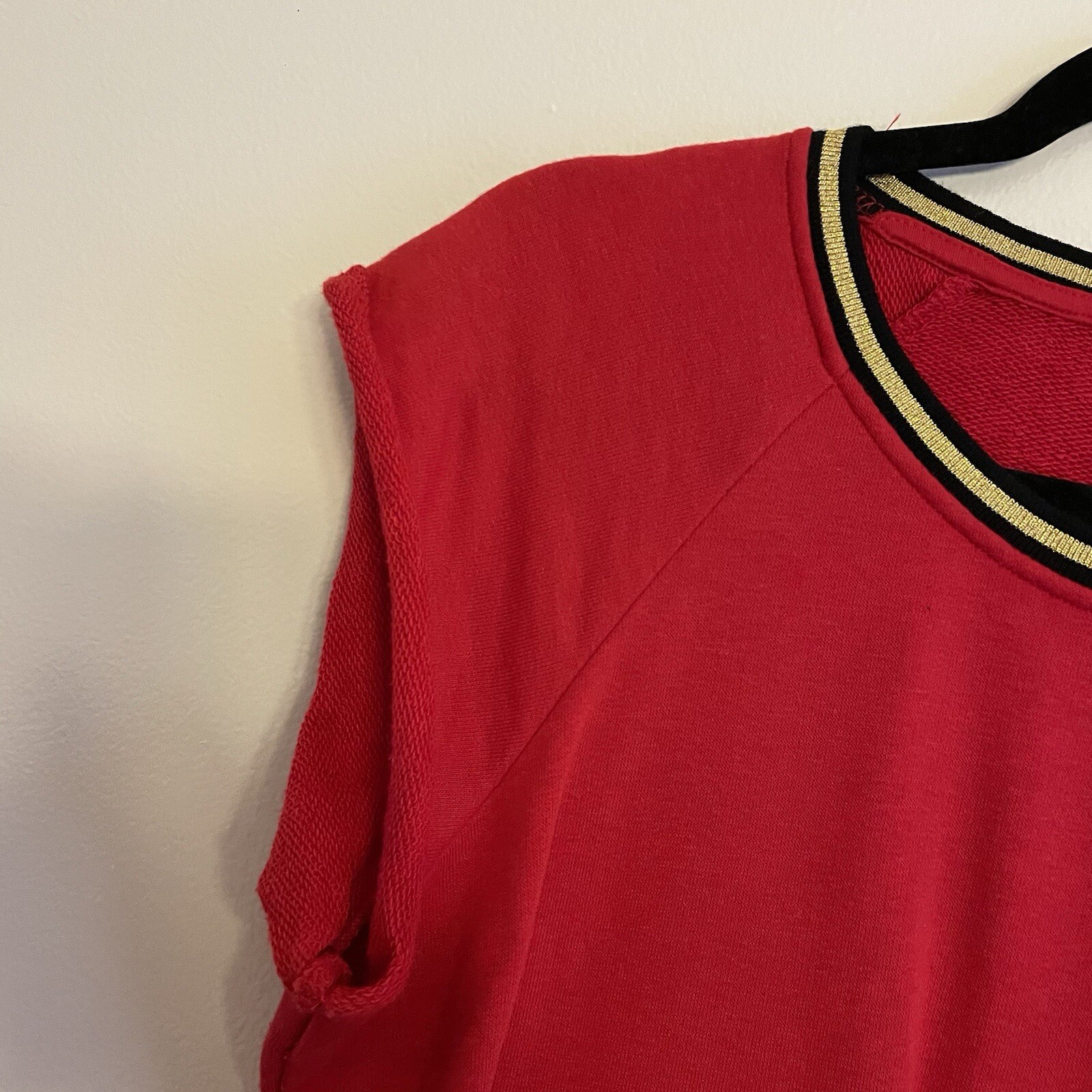Calvin Klein Women S Red w/Black & Gold Trim Raw Edge Short Sleeve & Hem Dress