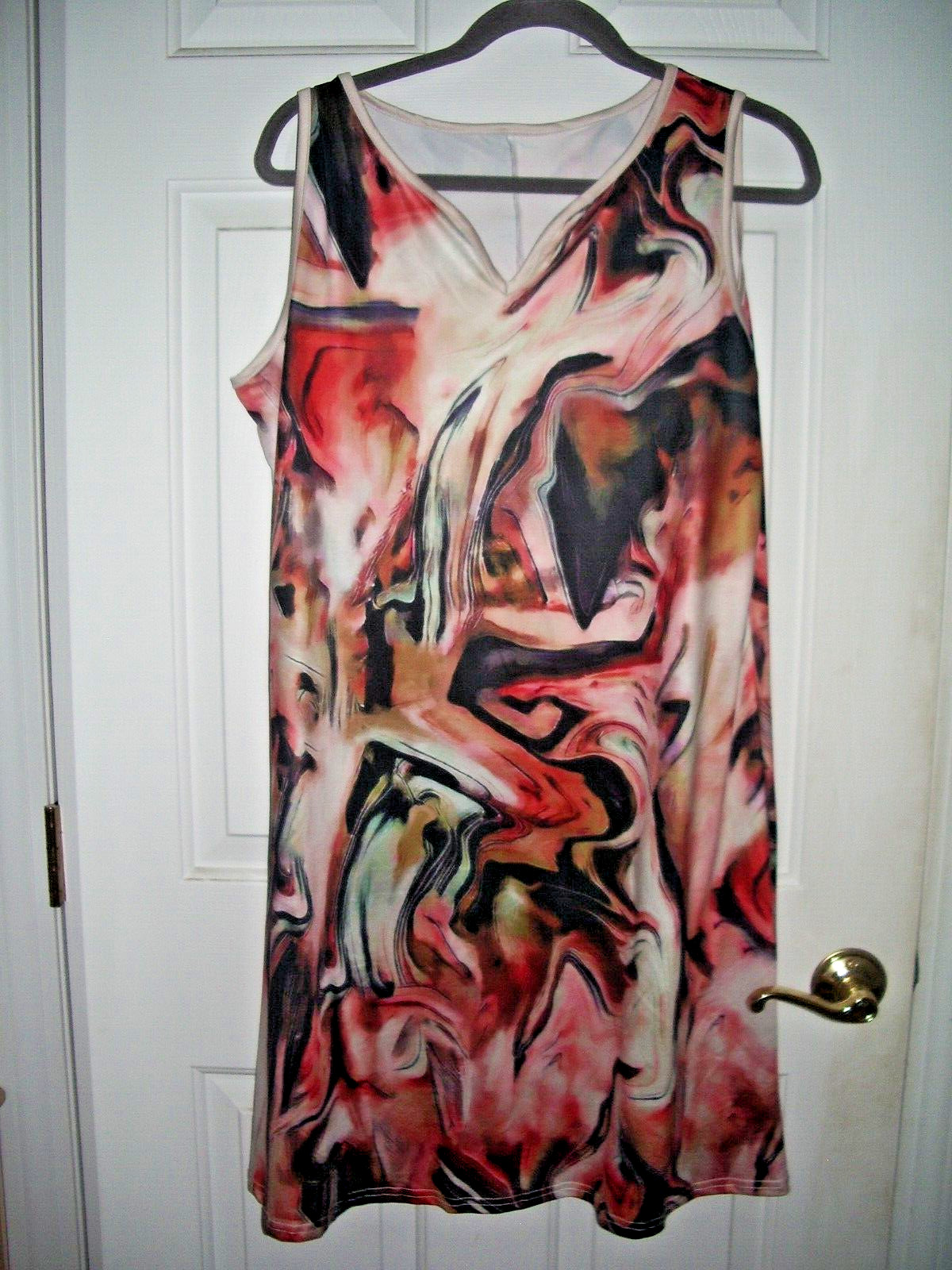 BRAND NEW SIZE XL STYLISH WOMEN’S ORANGE/BROWN/CREAM MULTI-COLOR V-NECK DRESS!