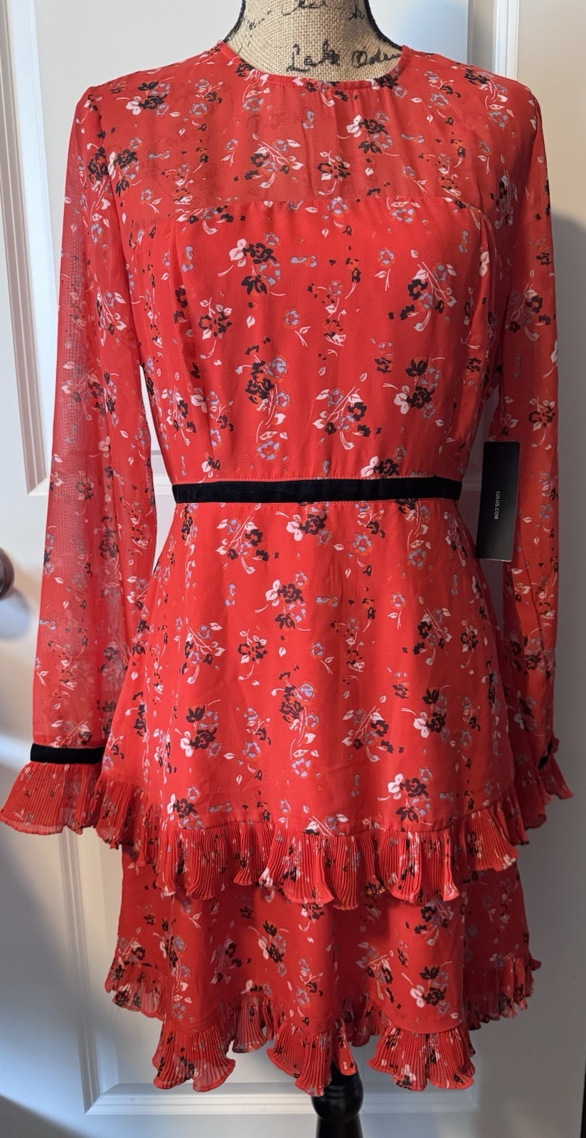 Lulus Women’s Red Floral Mini Ruffled Tiered Dress With Ruffled Hem On Sleeves