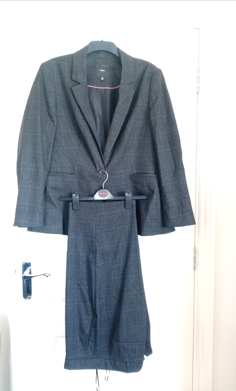 WOMEN NEXT 2 PIECE OFFICE TROUSERS SUIT JACKET. SIZE 20