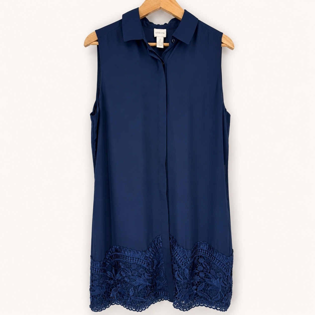 Chico’s Women 2 Sleeveless Dress Blue Embroidered Lace Trim Hidden Button Down