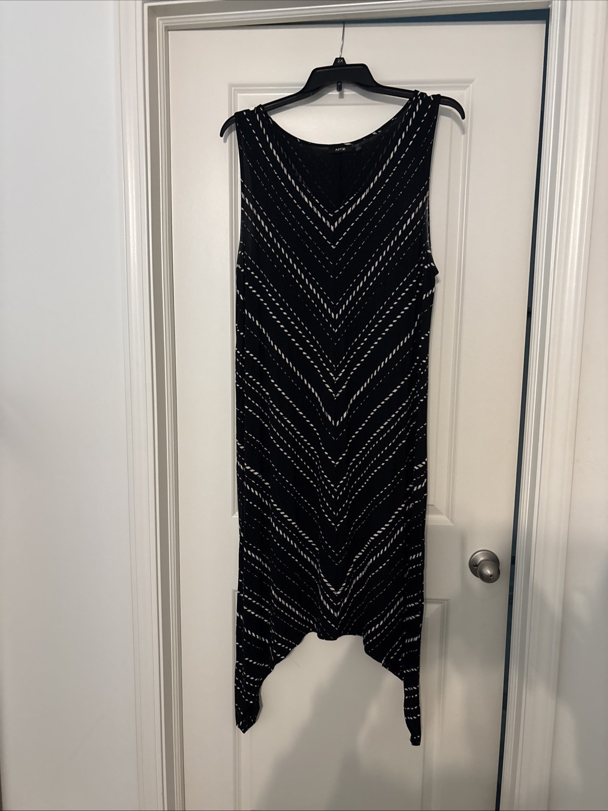 Apt 9 Women’s Tank Top Shark Bite Hem Dress Size Xl Black Rayon Blend summer