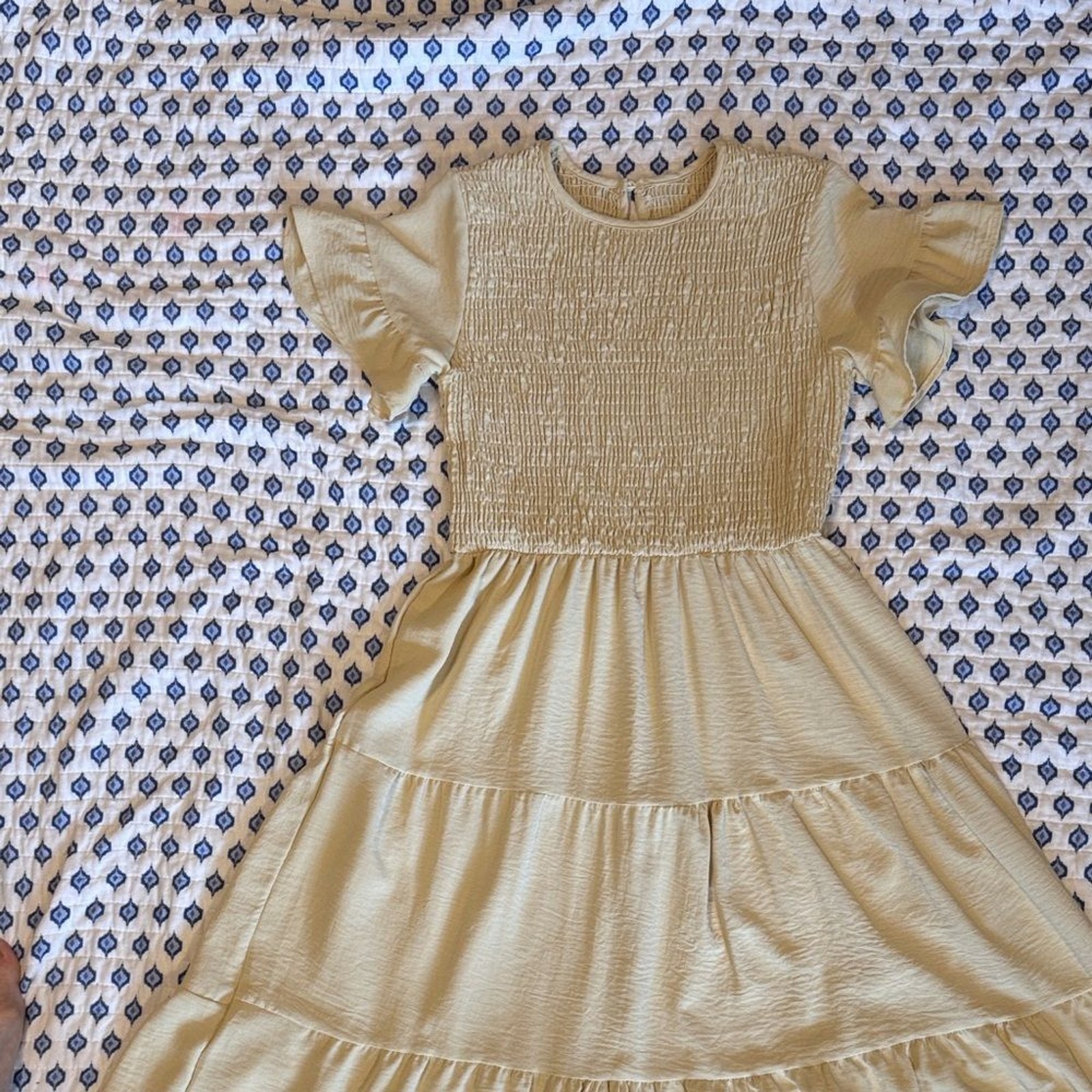Elegant Tan cream smocked ruffled maxi dress Large no brand