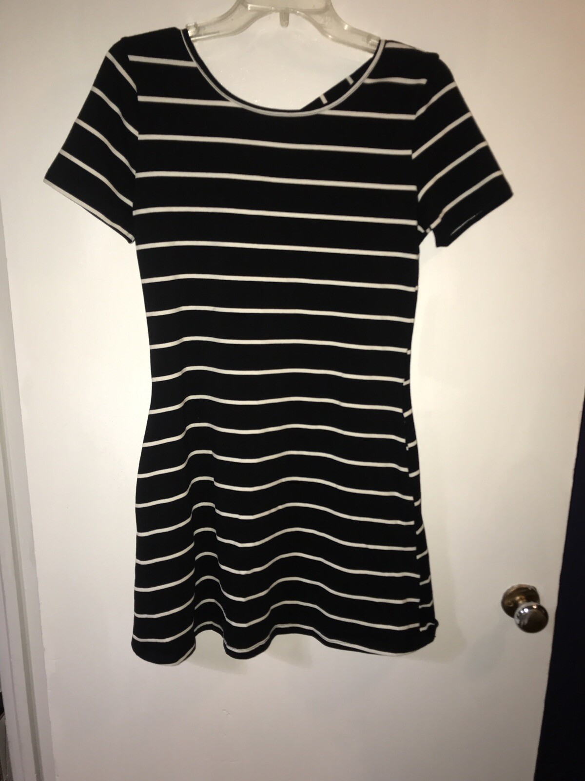 Feager Women’s Black &White Striped Dress Top Criss Cross Back Sz Small New