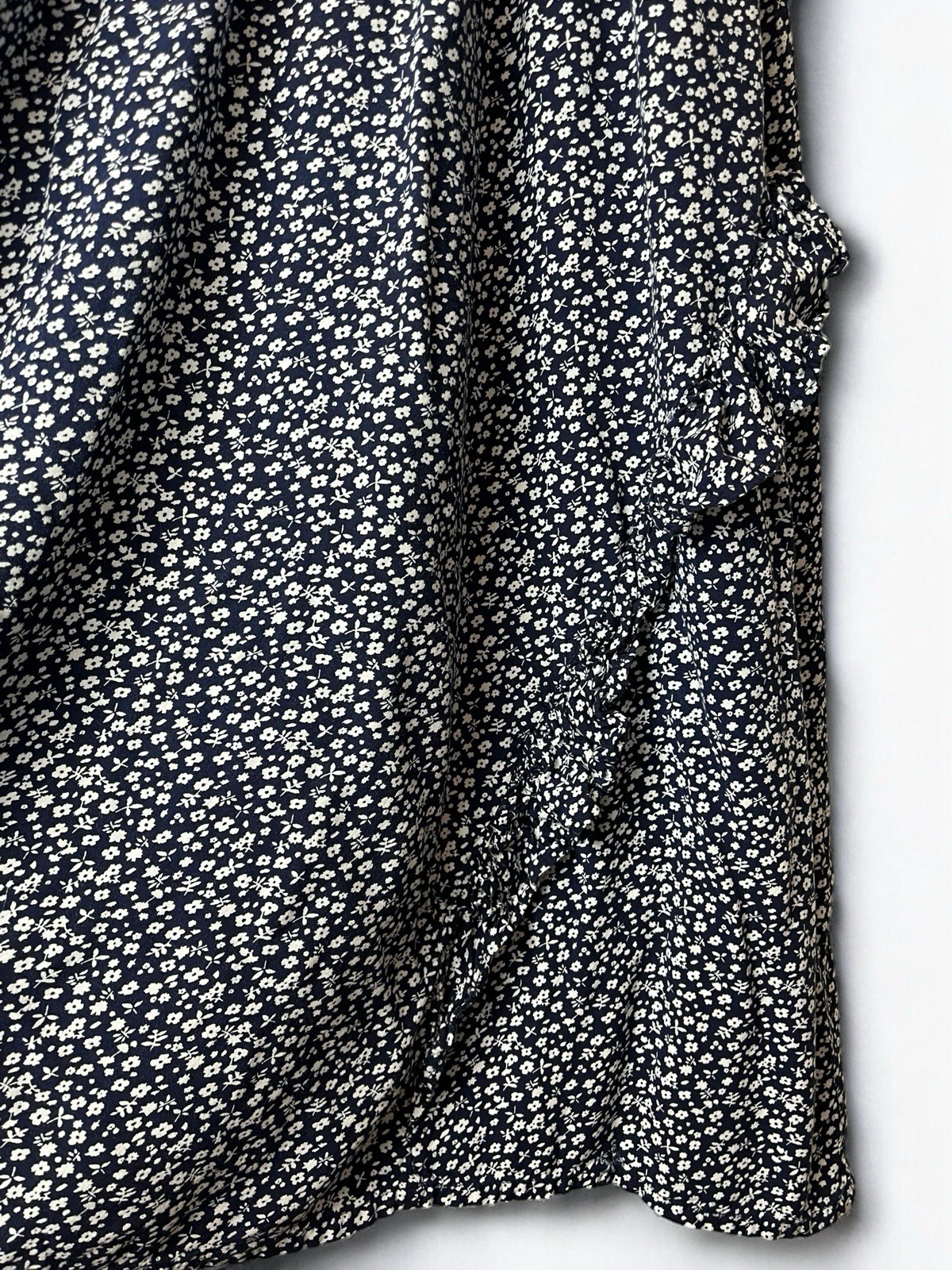 Violet Skies Maxi Dress Size Medium Navy Floral Ruffle Short Sleeve