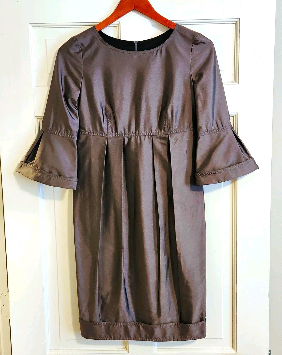 🩶US-2 Burberry London🩶 – Gray Silk Blend Pleated Mini Dress w/Bell Sleeve
