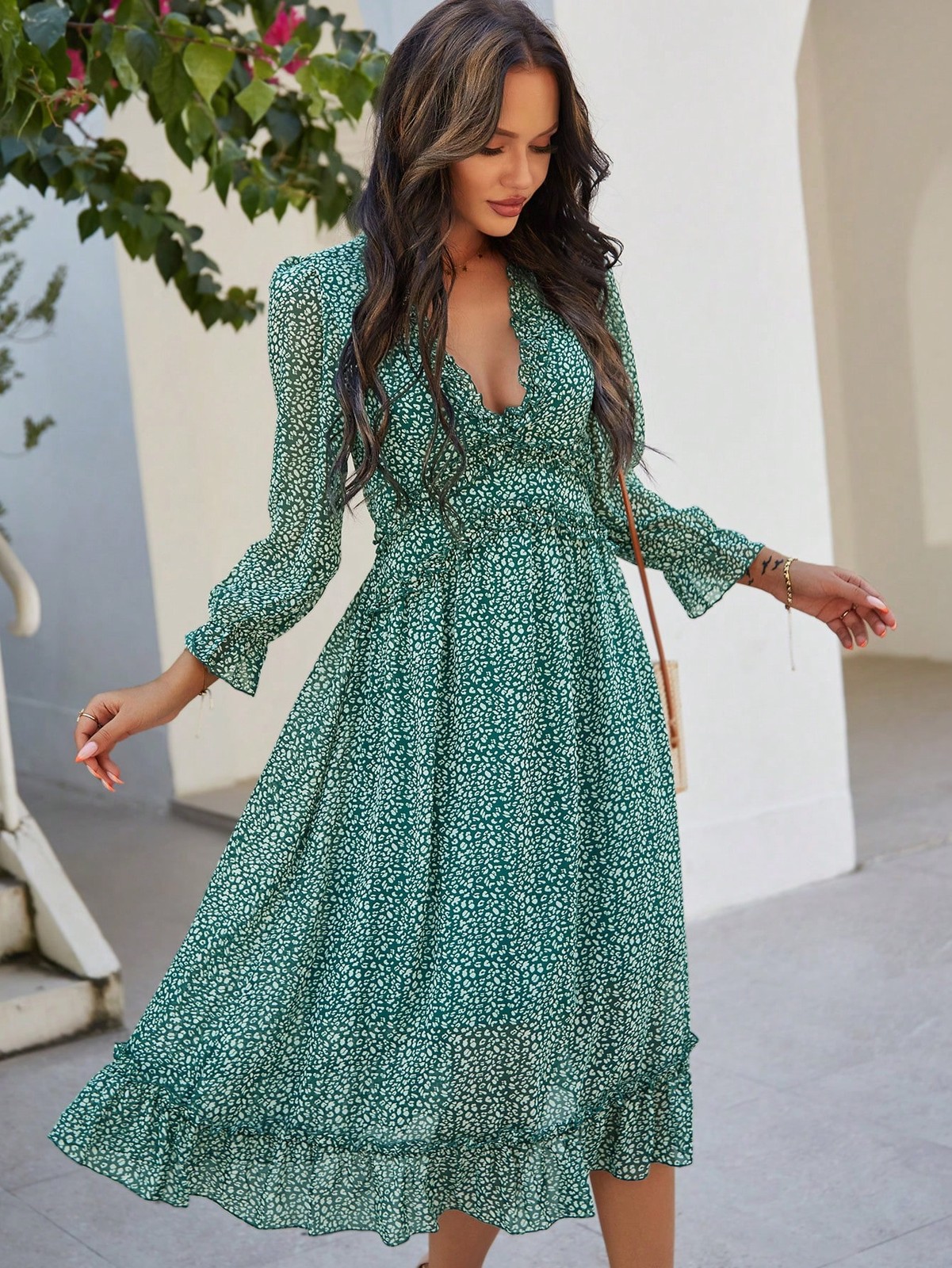 Women’s Ditsy Floral Print Frill Sleeve Maxi Dress
