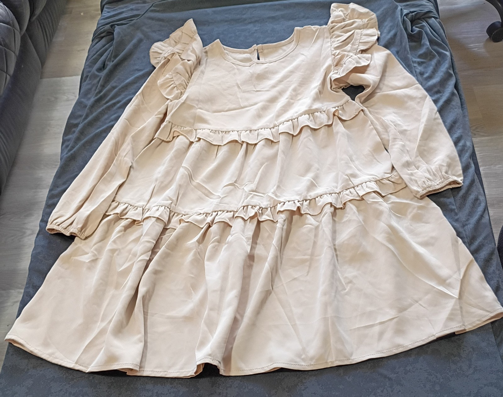 Apricot Solid Tiered Ruffle Dress Long Sleeve Round Neck Kid Size 130 (US M 7/8)
