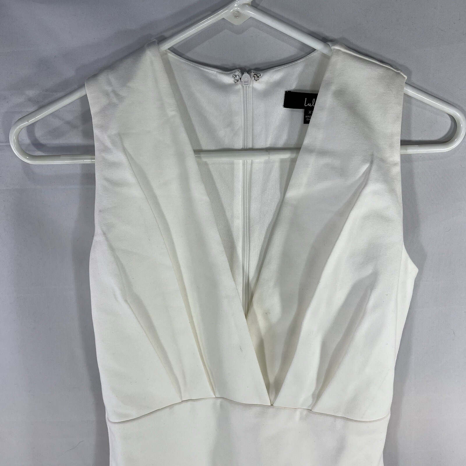 LULUS DRESS WOMENS XS WHITE RAYON NYLON SPANDEX BLEND NWT NEW WITH DISCOLORATION