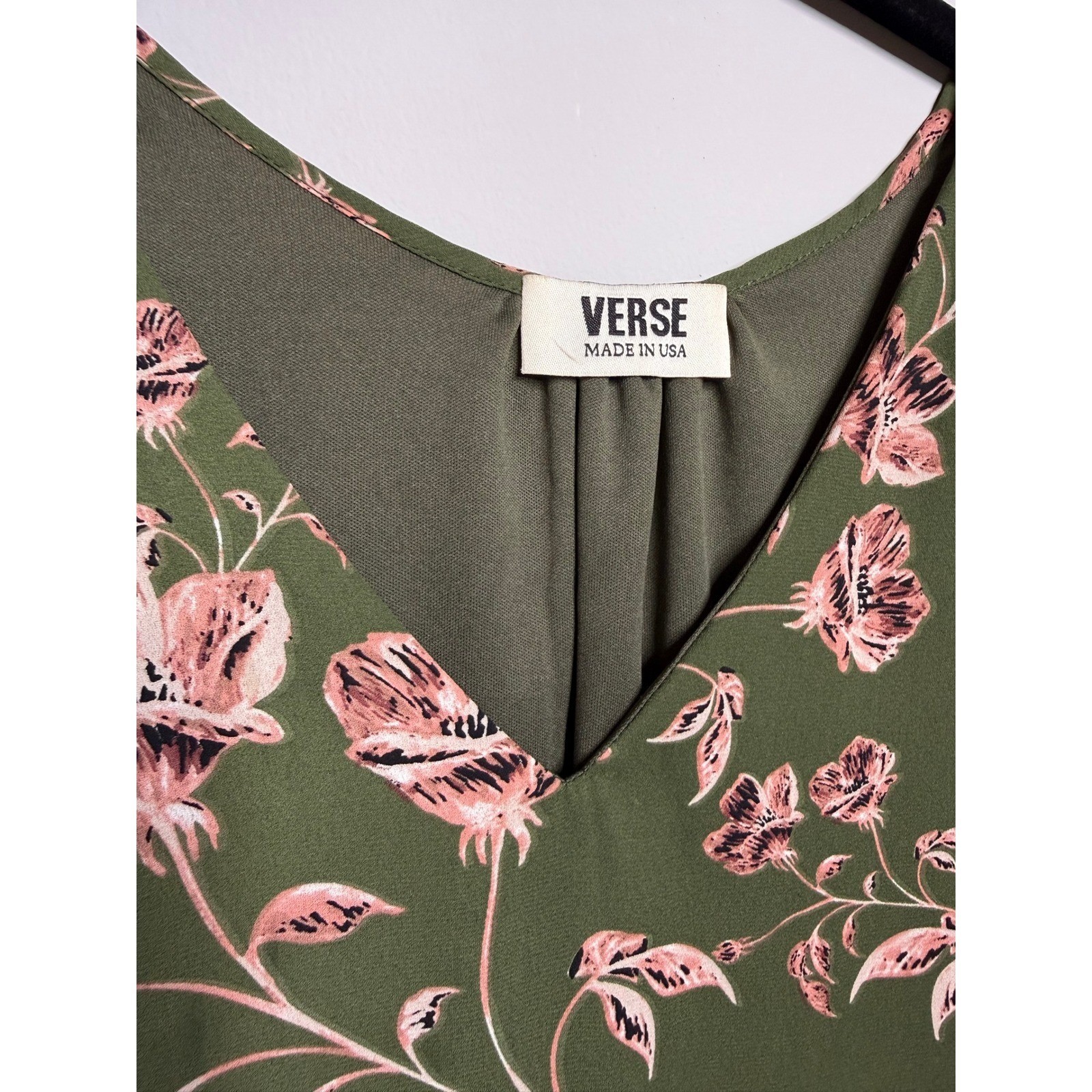 Verse Olive Green Pink Floral V-Neck Roll Tab Sleeve Shift Mini Dress Womens