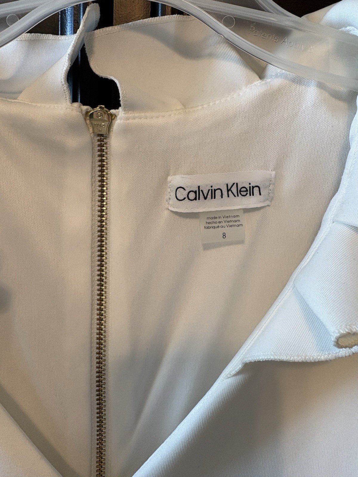 Calvin Klein White Solid V-Neck Sheath Dress Sleeveless Knee Length Zip 8