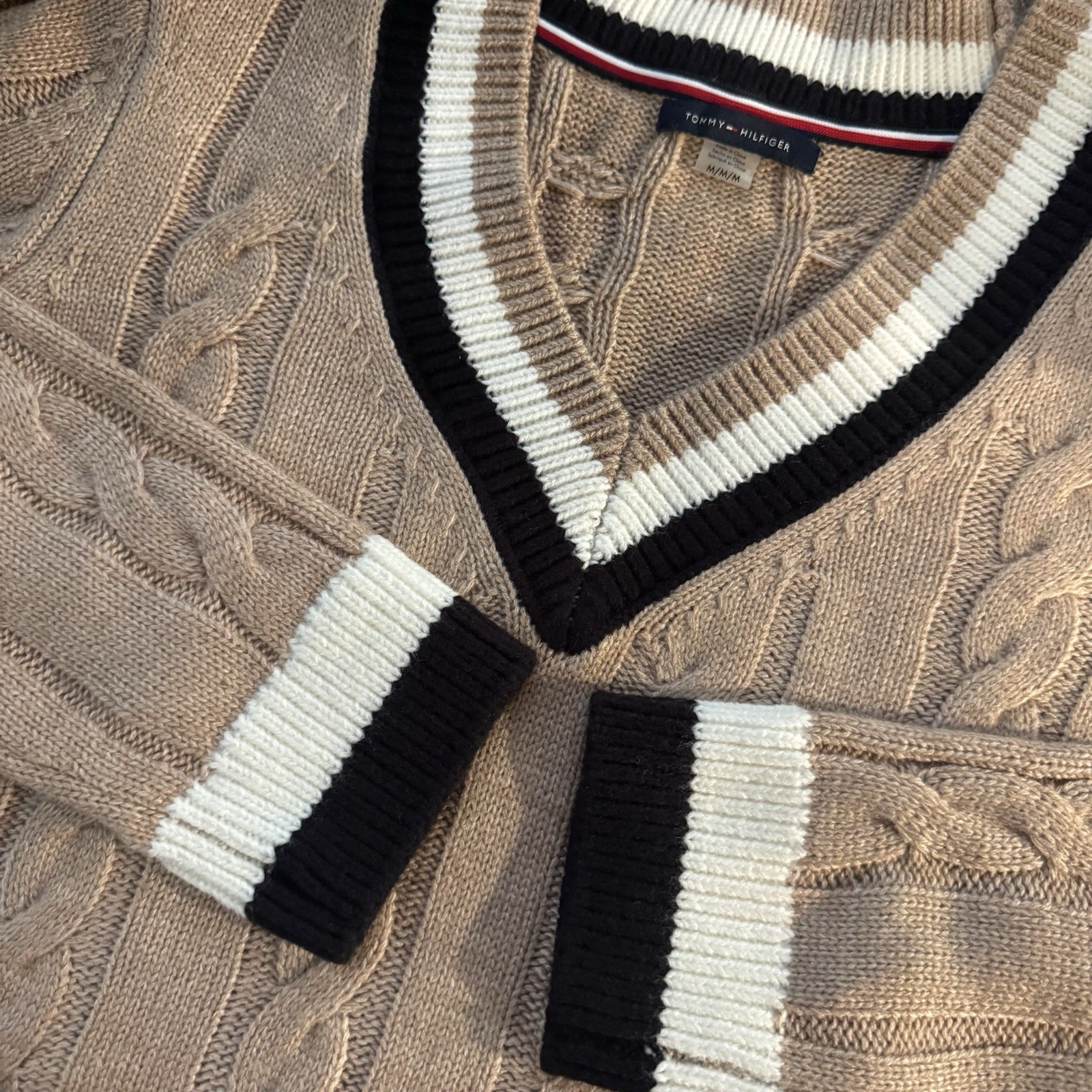 Tommy Hilfiger Chunky Cable Knit Varsity Dress M V Neck Camel Preppy Old Money